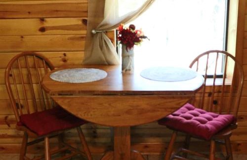 Eureka Springs House | Charming Cabin Rental Perfect for Couples in Carroll County, Arkansas