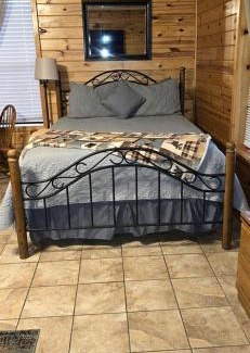 Eureka Springs House | Charming Cabin Rental Perfect for Couples in Carroll County, Arkansas