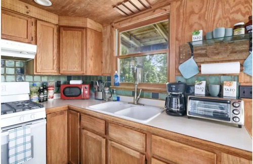 Chimney Rock Cabin | Charming Cabin with Hot Tub, Mtn Views, and Fire Pit! DISCOUNTED RATES