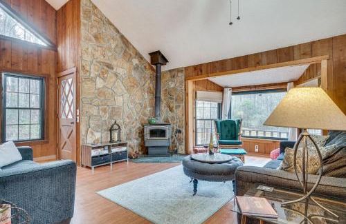 Sautee Nacoochee House | Charming Cabin with Fire Pit and Decks about 7 Mi to Helen