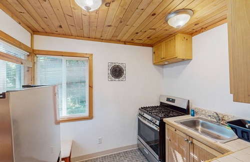 Lake County Apartment | Charming cabin with King Bed, WIFI situated along the natural spring.