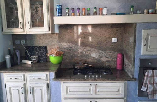 Aigues-Mortes House | Charming canal-side house 150m from the citadel