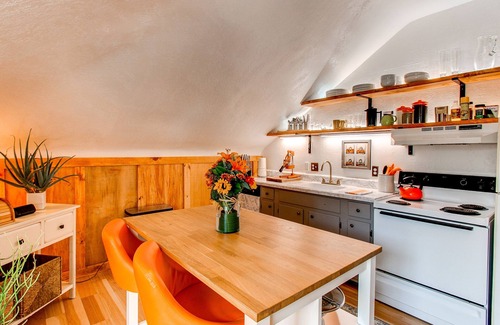 Alamo Placita House | Charming Carriage House in Capital Hill