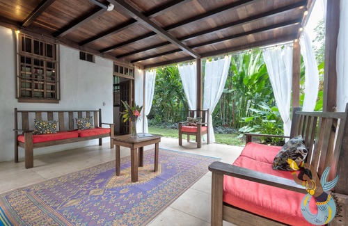 Puerto Viejo de Talamanca Ski Chalet | Charming Casa Selah with FiberOp near the Beach!