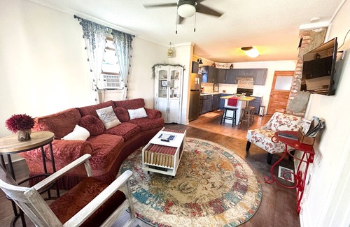 Rapid City House | Charming Centennial Cottage-Downtown!