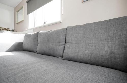 Adamsdown Apartment | Charming & Central - Cardiff Central - Fast Wifi