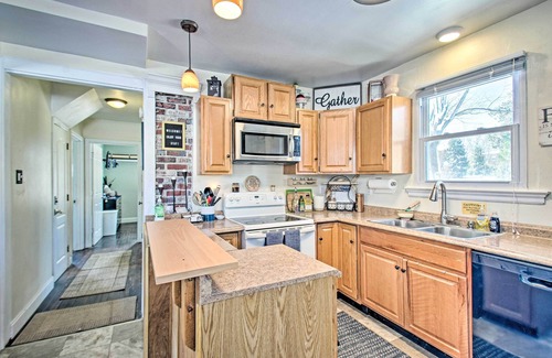 Diamond Hill Cottage | Charming Central Lynchburg Hideout w/Patio!