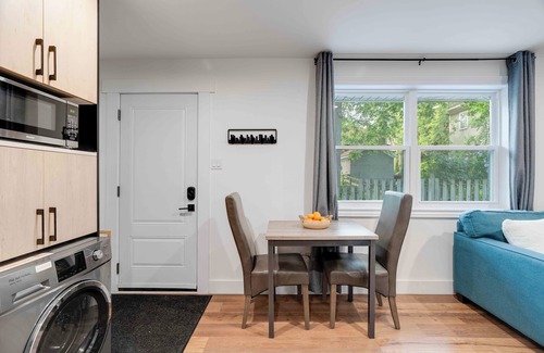 South London Apartment | Charming Century 1-Bedroom Apartment; Steps to Downtown