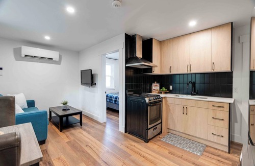 South London Apartment | Charming Century 1-Bedroom Apartment; Steps to Downtown