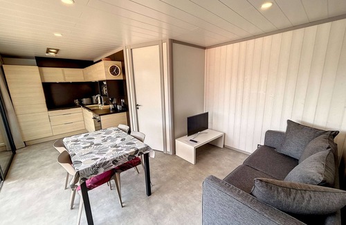 Jullouville Ski Chalet | Charming Chalet, 4 Sleeps, Heated Pool, Terrace, Close to Beach