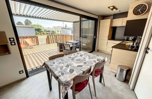 Jullouville Ski Chalet | Charming Chalet, 4 Sleeps, Heated Pool, Terrace, Close to Beach