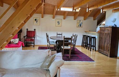 Lens Apartment | Charming Chalet Downtown