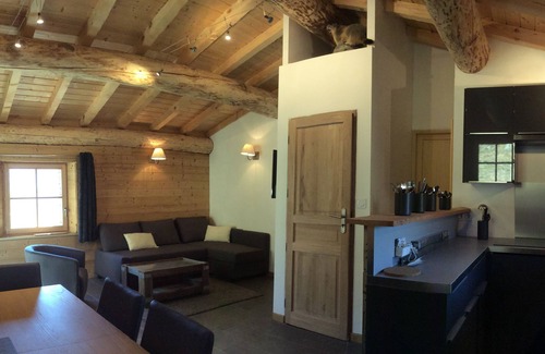 Valmeinier Ski Chalet | Charming chalet on a ski slope at 5550 feet altitude overlooking the valley;
