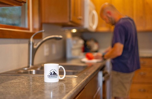 West Dover Ski Chalet | Charming Chalet w. Hot Tub - 1 mile to Mt. Snow