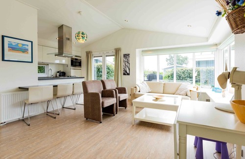 Municipality of Noordwijk Ski Chalet | Charming chalet with dishwasher in Noordwijk
