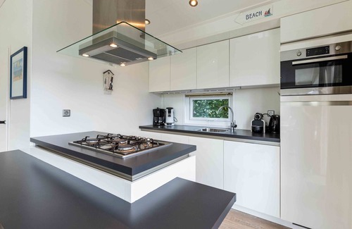 Municipality of Noordwijk Ski Chalet | Charming chalet with dishwasher in Noordwijk