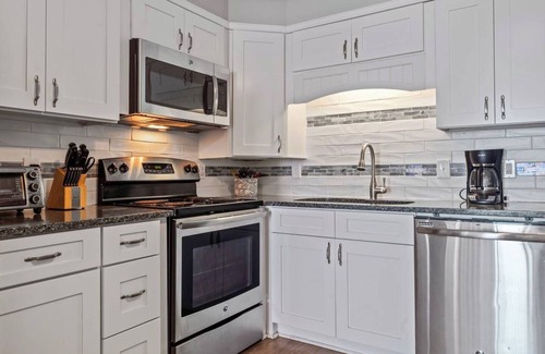 North Myrtle Beach Hotel | Charming Cherry Grove 2BR w/Relaxing Pool & Stunning ocean view