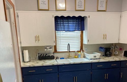 Parma House | Charming, Cheerful 3 Bdrm Smoke Free Parma Residential Home