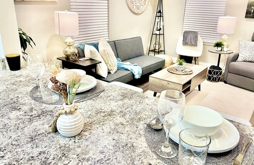 Westwego Cottage | Charming & Chic Bayou Cottage Minutes from NOLA
