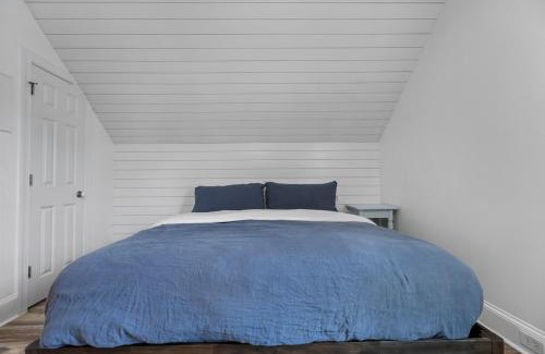 Charleston Apartment | Charming Chic Charleston & DI Loft Getaway