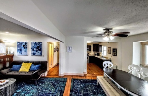 South Salt Lake Cottage | Charming City Cottage - 3 King Beds! Fiber Wifi!