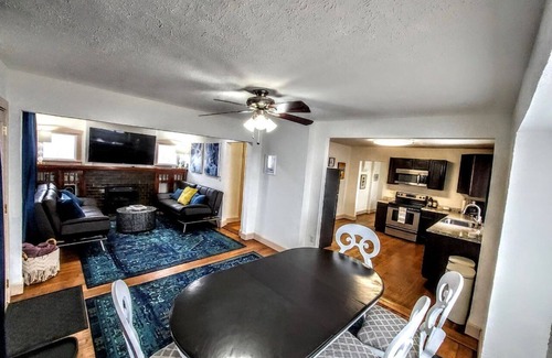 South Salt Lake Cottage | Charming City Cottage - 3 King Beds! Fiber Wifi!