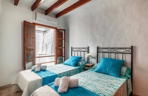 Pollensa Hotel | Charming City Center house, 4 people, Patio, Air conditioned, Free Wifi