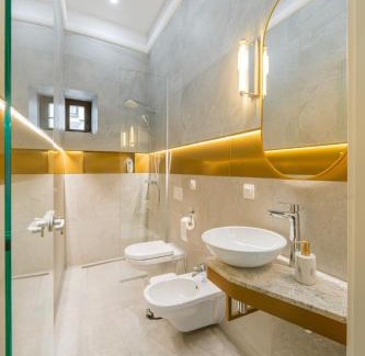 Old Town Apartment | Charming Classic Apartment in City Center