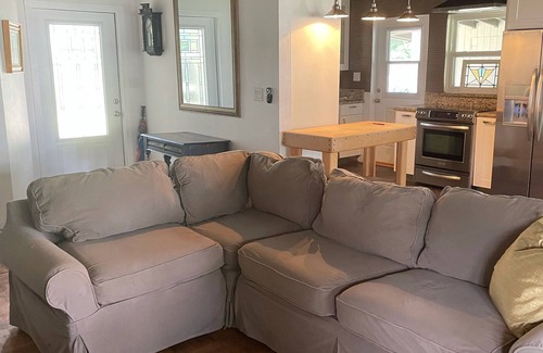 Audubon Park House | Charming Clean Home near East End Market Large fenced yard