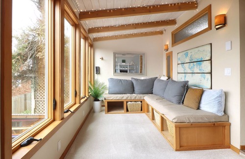 Dillon Beach House | Charming Coastal Cottage with Water Views