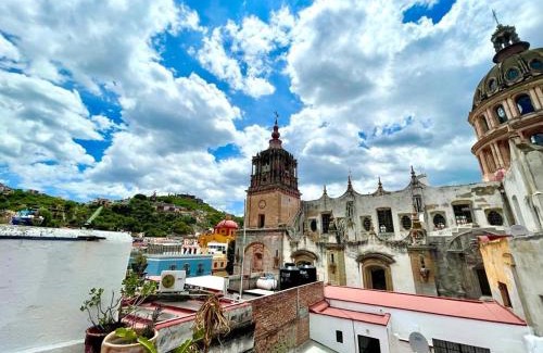 Zona Centro Apartment | Charming Cocoon with Balcony - Historic downtown