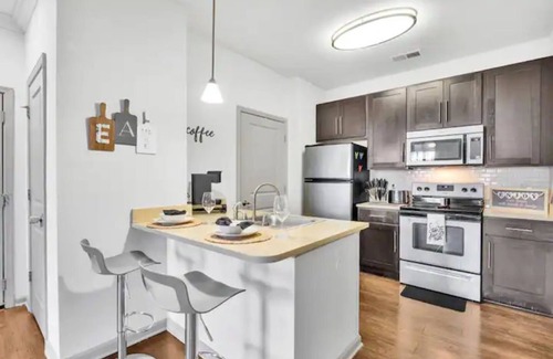 Huntersville Apartment | Charming & Comfy ~ w/ King Bed & Patio!