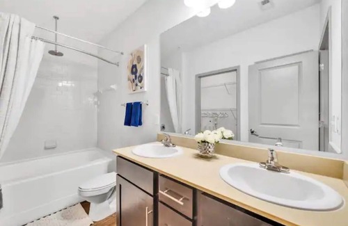 Huntersville Apartment | Charming & Comfy ~ w/ King Bed & Patio!