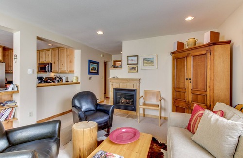 Elkhorn Village Condo | Charming Condo with Bluff Pool & Hot Tub - Gorgeous Mountain Views
