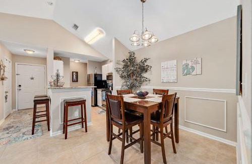 Gulf Shores House | Charming Condo with luxe amenities less than 10 minutes from the Beach