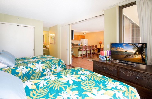 Waikiki Condo | Charming Condo with Partial Ocean View & Free Parking!
