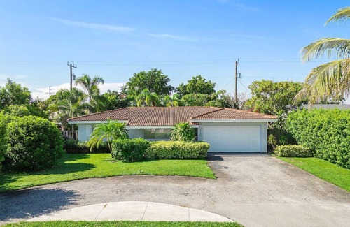 Coral Ridge Isles House | Charming Coral Ridge 2BR/2BA Near Beach + Pool