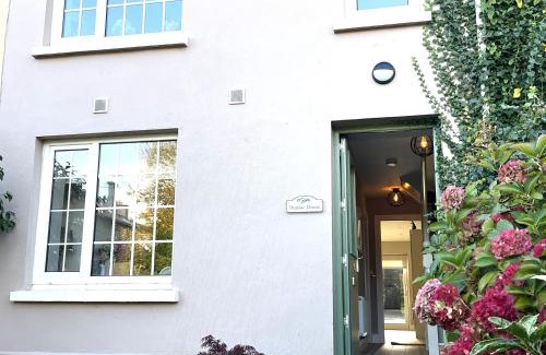 Killarney House | Charming Cosy 4-Bed House in Killarney
