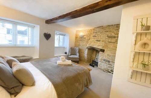 Bourton House | Charming Cottage in Heart of Bourton-on-the Water