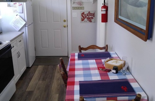 Old Orchard Beach Cottage | Charming Cottage 5 min walk to beach & 8 min. walk to The Pier !