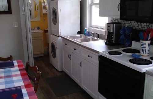 Old Orchard Beach Cottage | Charming Cottage 5 min walk to beach & 8 min. walk to The Pier !