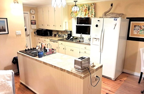Apalachicola House | Charming Cottage in Historic District