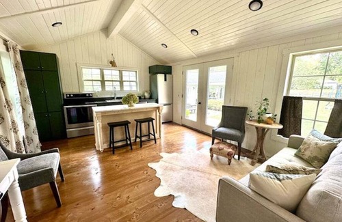 Franklin Cottage | Charming Cottage in Heart of Franklin, TN