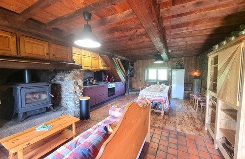 Doizieux Cottage | Charming Cottage in the Pilat Mountains