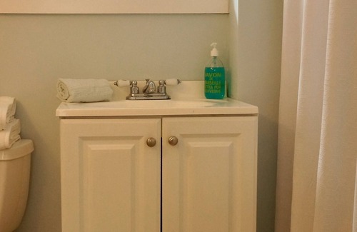 Stockbridge House | Charming cottage in Norman Rockwell's Stockbridge with two decks!