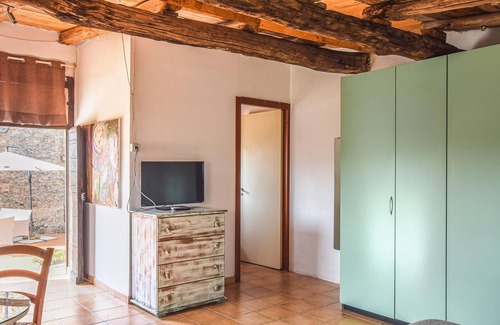 Gizzeria House | Charming cottage not far from the beach.