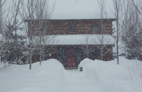 Hailey House | Charming Cottage Magical Experiences outside your door Spring Summer Fall Winter