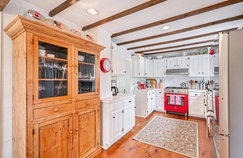 East Hampton North Cottage | CHARMING COTTAGE NEAR OCEAN BEACHES, FARM STAND, TRAIN & VILLAGE - RR#: 22-517