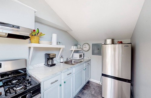 Ocean City Cottage | Charming cottage near the boardwalk & beach with AC, WiFi, kitchen