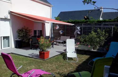 Guerande Cottage | Charming Cottage Near Medieval City: 3BR, Close to Beach, Private Garden, Modern Amenities